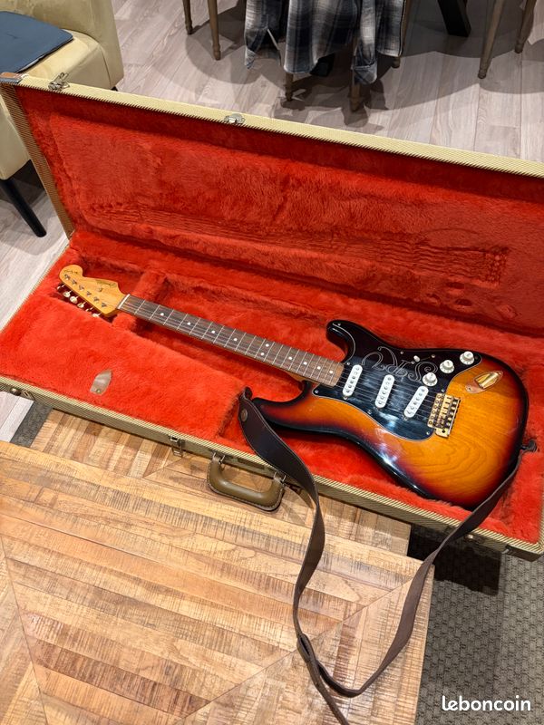 Guitare Fender Stratocaster SRV 1993 (image 1)
