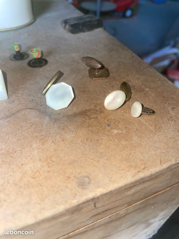 Vieux bouton de manchette en nacre (image 3)