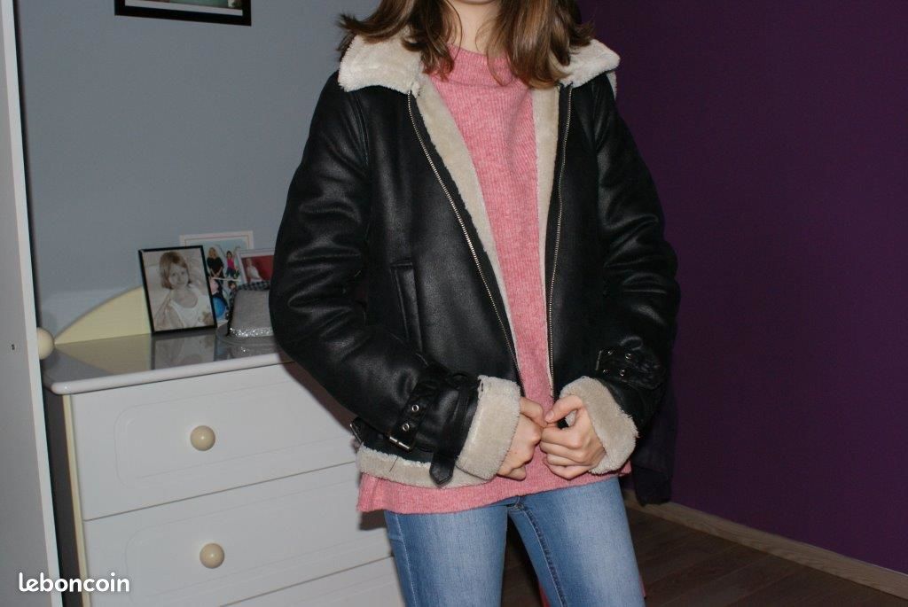 Blouson noir genre cuir Jennyfer (image 1)