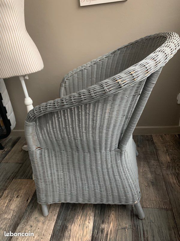 Fauteuil Rotin Gris avec coussin (image 3)
