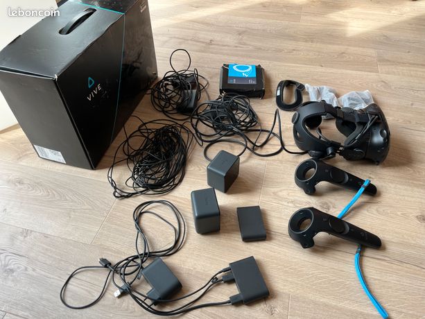 Casque VR HTC Vive – Boîtier Link – Bon état – Avec Contrôleurs – 90Hz 110°