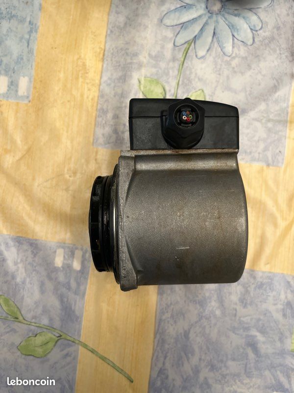 Pompé GRUNDFOS UPR 15-50 (image 2)