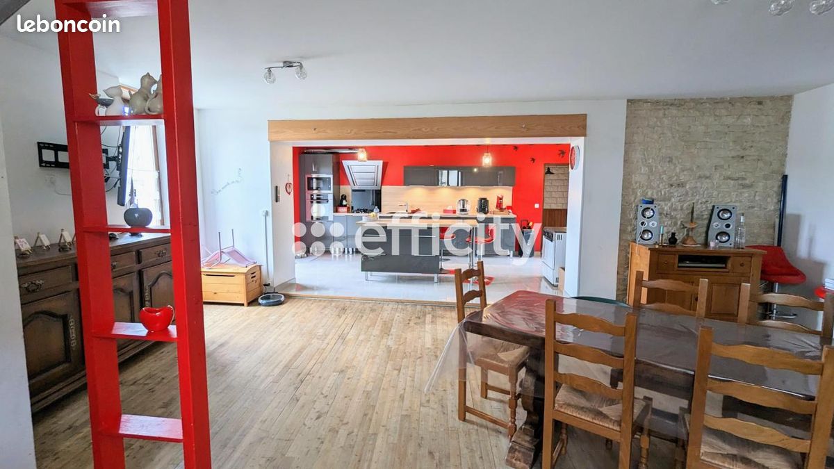 Maison 5 pièces 170 m² - Ruffec 16700 (image principale 2)