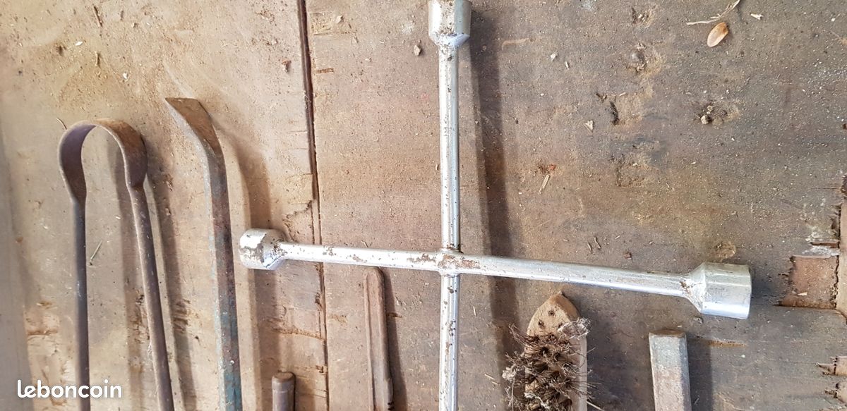 Lot de différents outils de bricolage (image 4)