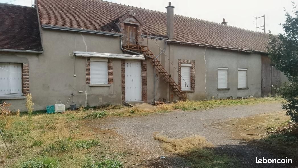Maison 5 pièces 94 m² · à Saint-Jean-Froidmentel · 94 m² · 94 000 €