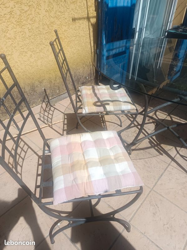 Table d'extérieur, 2 chaises fer forgé (image 2)