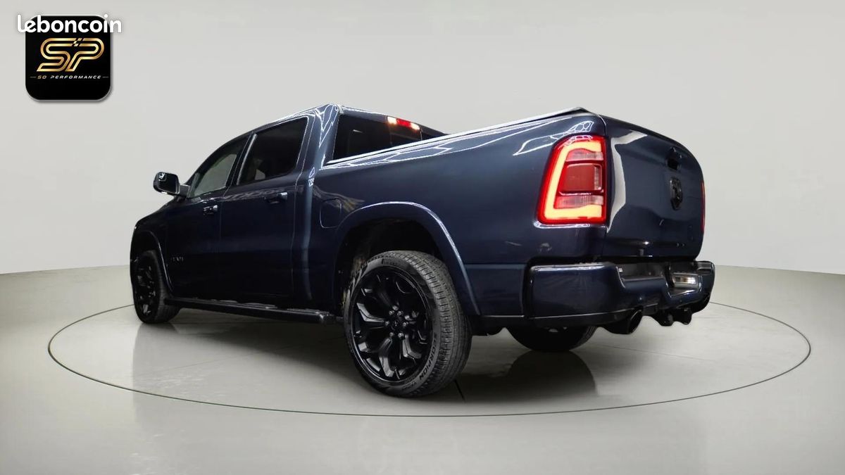 Dodge RAM 1500 Laramie Offroad Night Edition * 5.7 V8 HEMI * 4x4 * Cuir * Alpine * Jantes 22" (image 18)