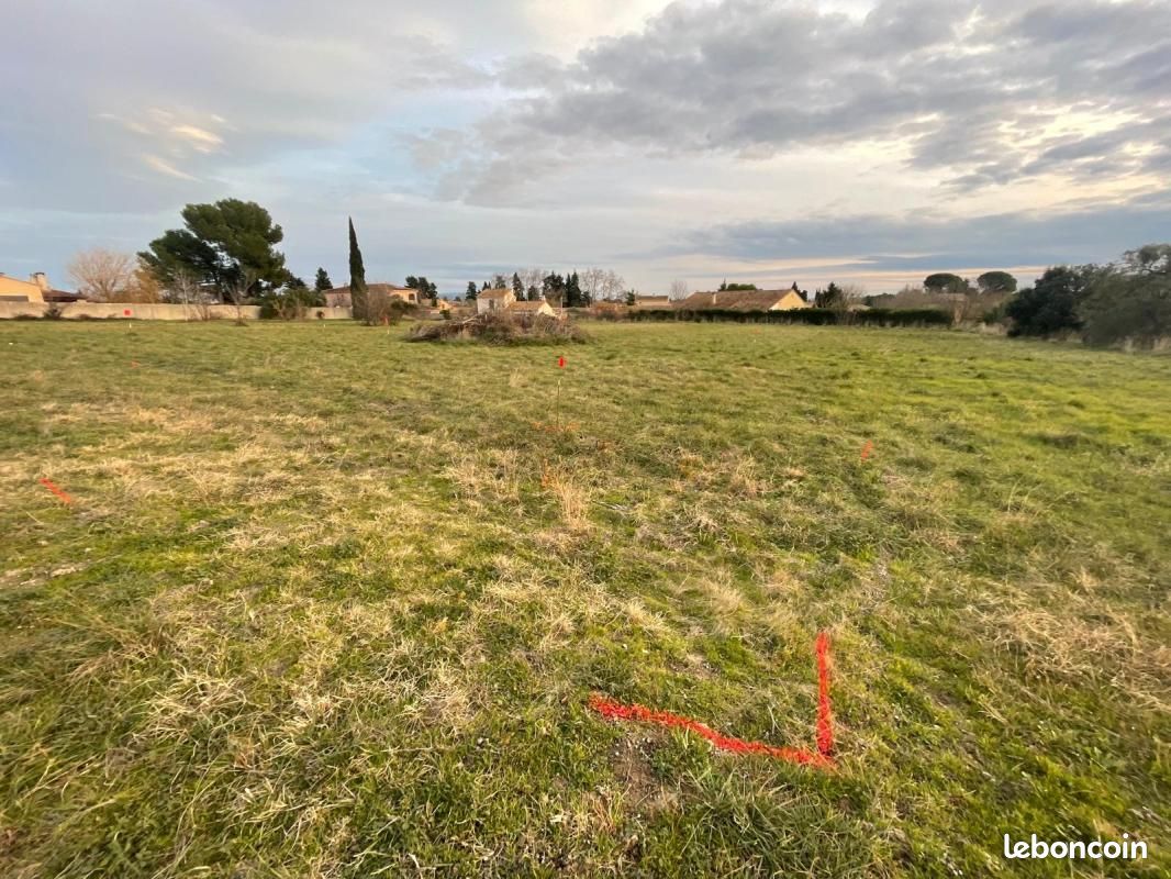 Terrain 450 m² · à Monteux · 101 000 €