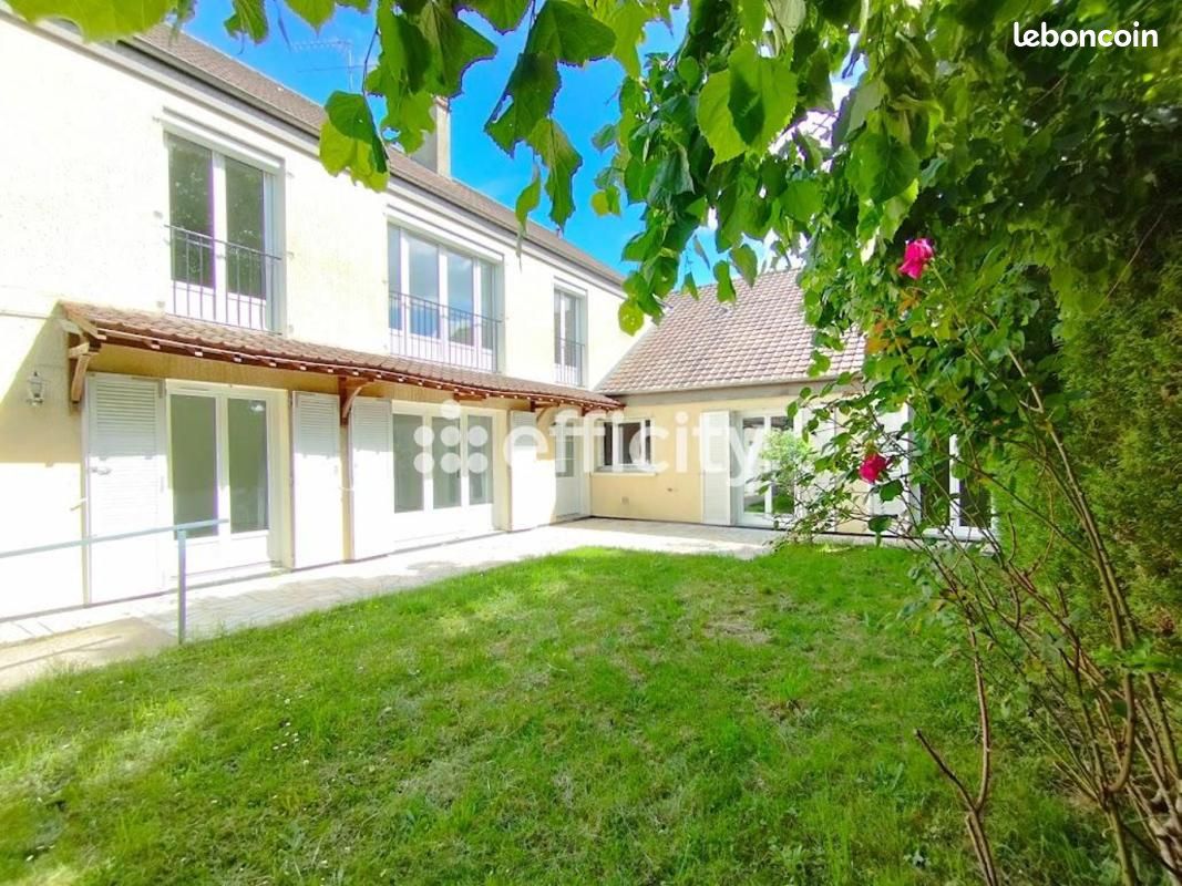Maison 7 pièces 152 m² · à Rambouillet · 152 m² · 445 000 €