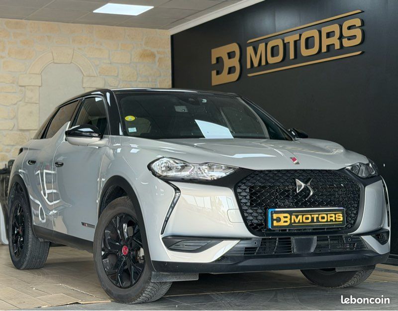Garantie 12 Mois DS3 Crossback HDI 130 ch Performance Line EAT8 / CarPlay-Android / Climatisation automatique / Caméra de recul / I-Cokpit / Radar de stationnement Avant-Arrière (image 1)