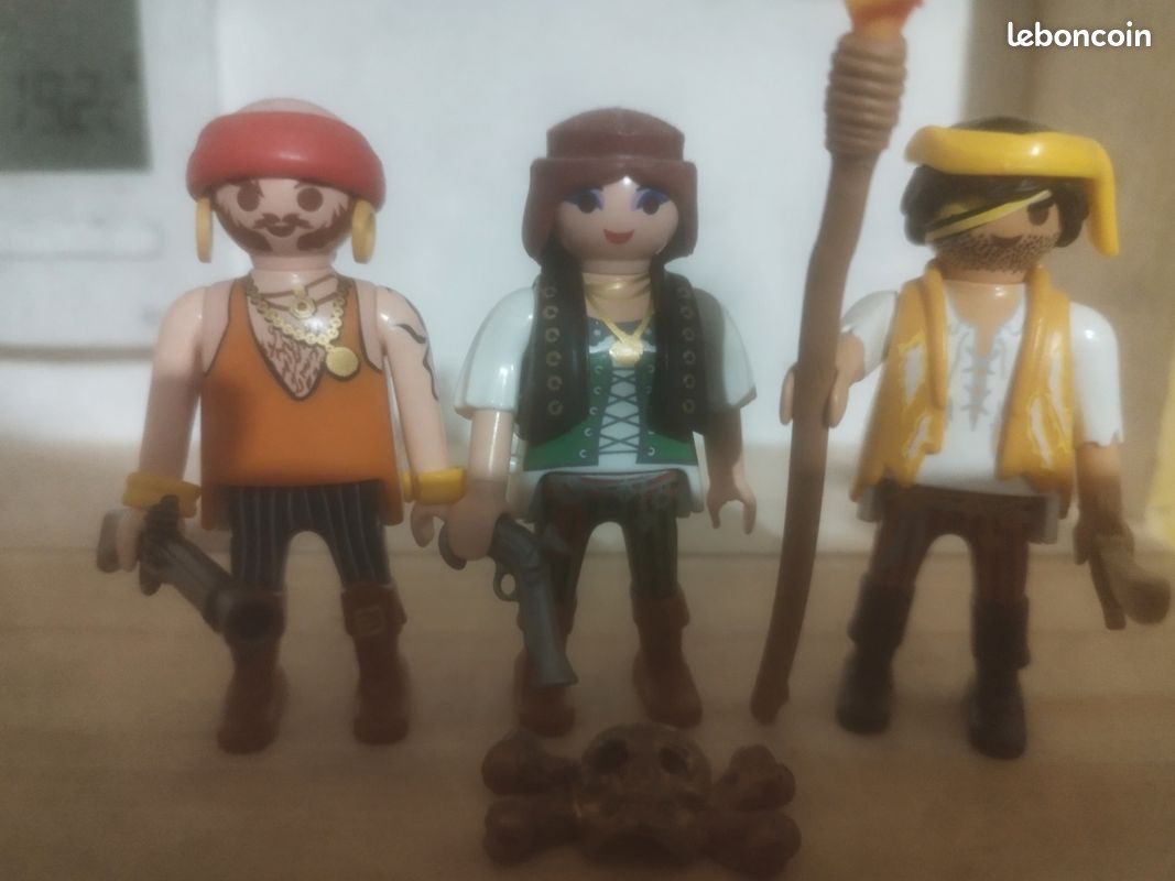 Playmobil pirate (image 1)