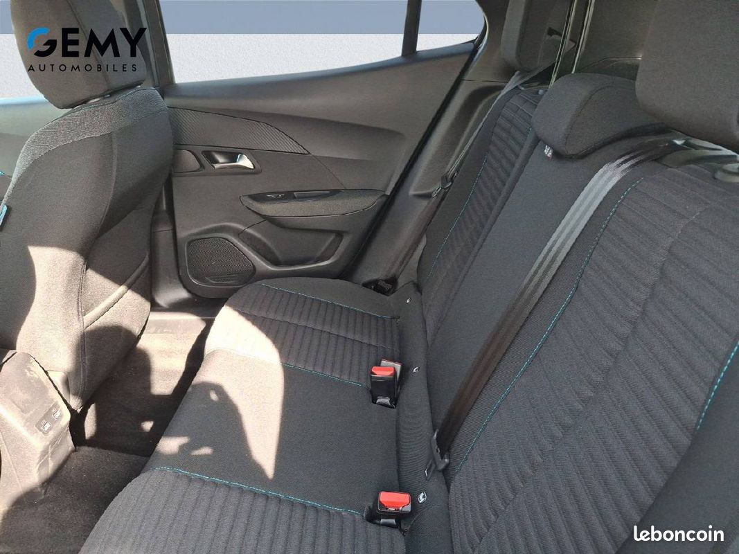 PEUGEOT 2008 PureTech 130 S&S EAT8 Style (image 10)