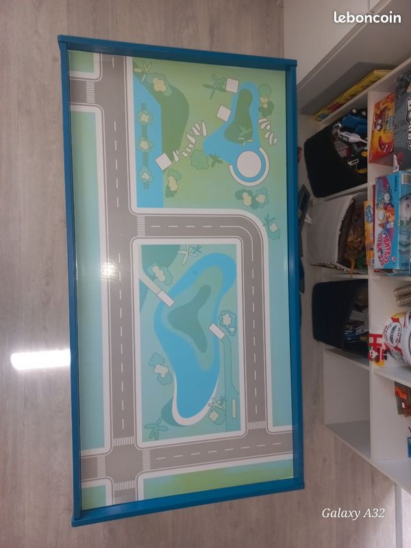 Table de train / jeux en bois (image 1)