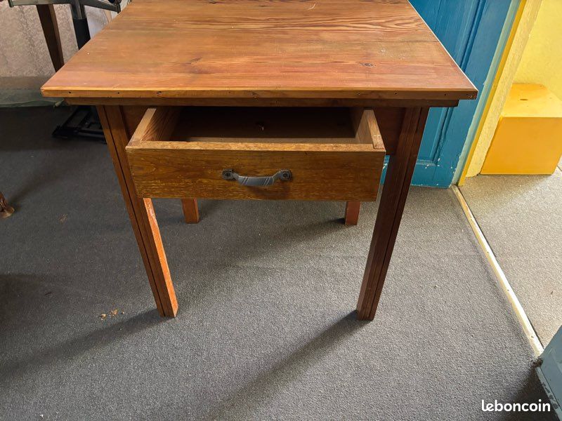 Table en bois (image 2)