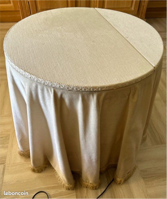 Table cache-TV motorisée – Ateliers de Sèvres – meuble vintage rare (image 1)