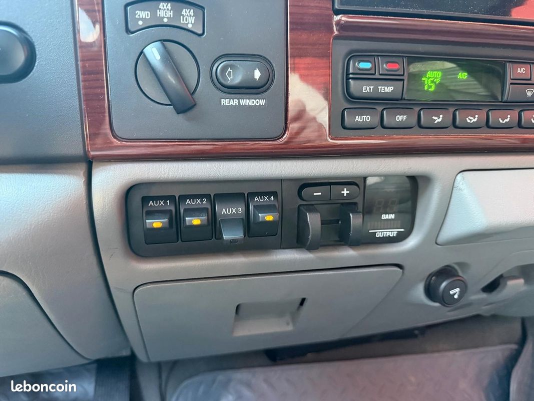 Ford F250 Lariat - V8 6.0 Diesel - TVA Récupérable (image 16)