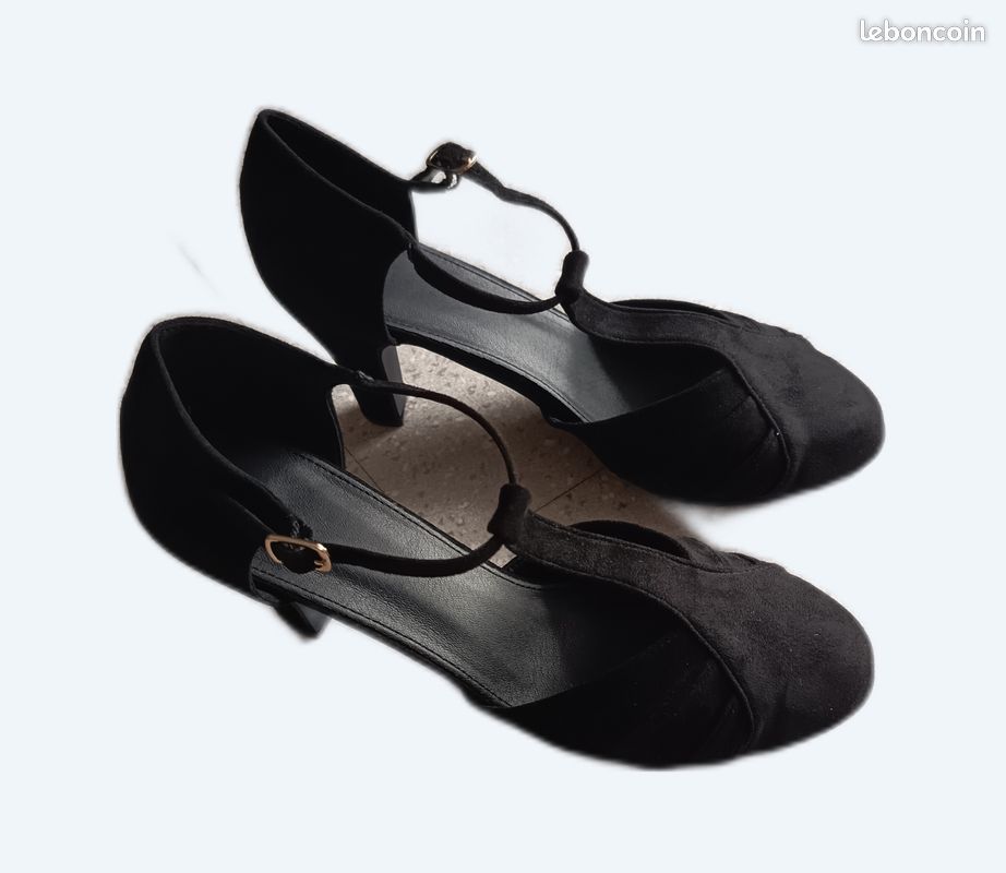 Escarpins Femme NAOT En Daim Noir - Pointure 41, Occasion Très Bon état (CON6)
