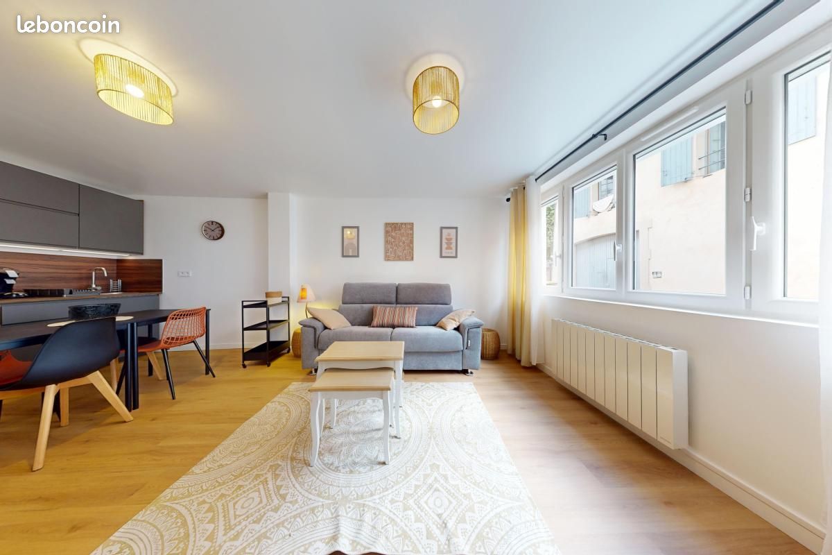 Appartement 1 pièce 32 m² · à Saint-Genis-Laval · 32 m² · 850 €