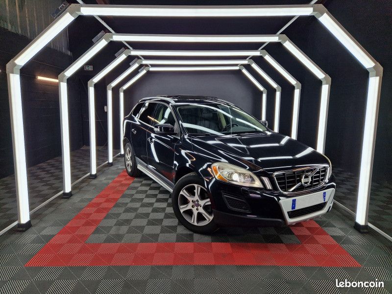 Volvo XC60 D3 136CH SUMMUM * TOIT * BLUETOOTH * XENON * CAMERA * NAVIGATION (image 1)