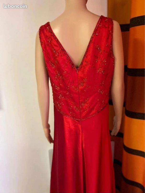 Robe de soirée longue rouge satinée avec étole assortie - Taille M (38) (image 6)