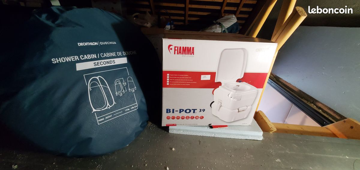 Vends tente douche plus WC chimique (image 1)