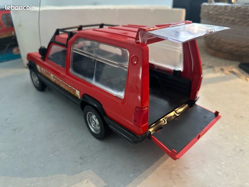 VINTAGE VOITURE RADIO control BMW M1 JOUSTRA avec boite VINTAGE VOITURE RADIO control BMW M1 JOUSTRA avec boite