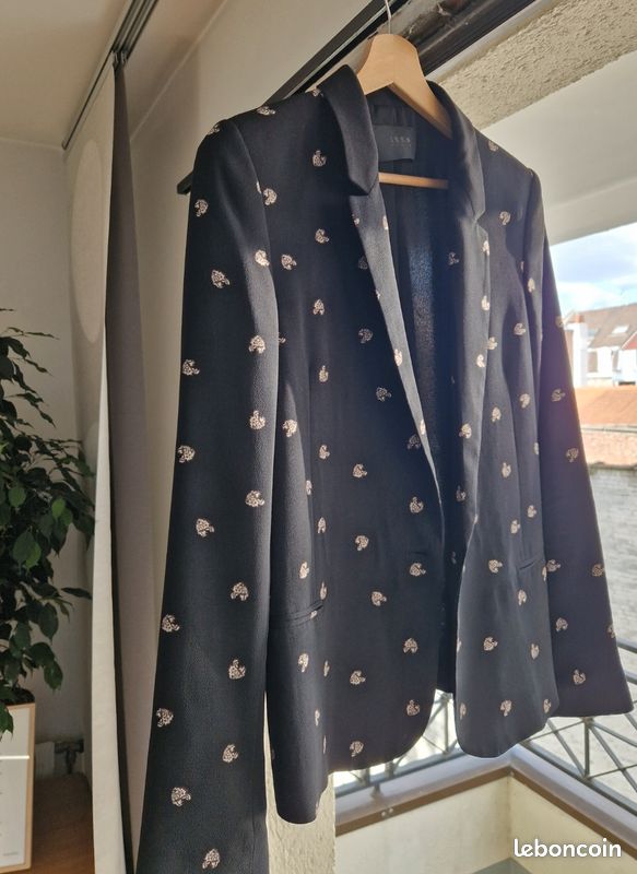 Veste ikks noir avec tête léopard 🐆 (image 1)