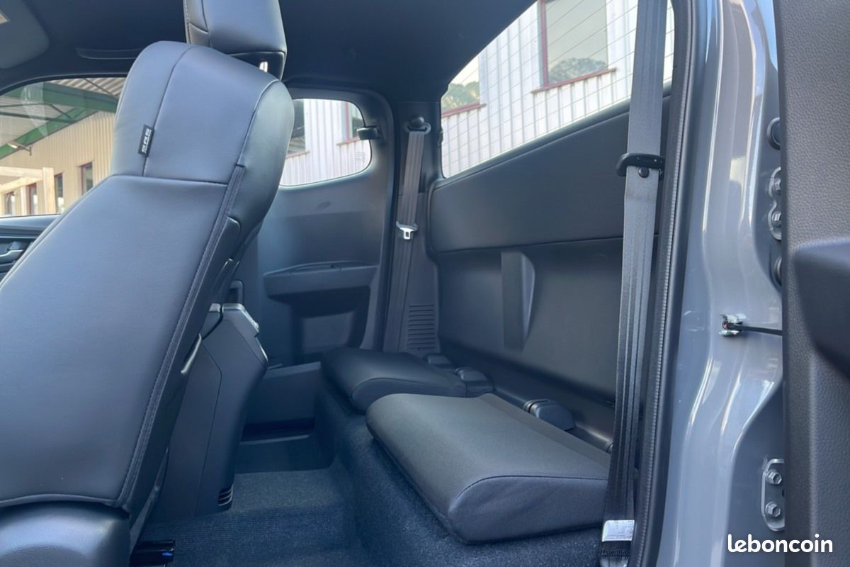 Isuzu D-max 2.2 TD 164 SPACE NITRO SPORT A/T8-8% (image 6)