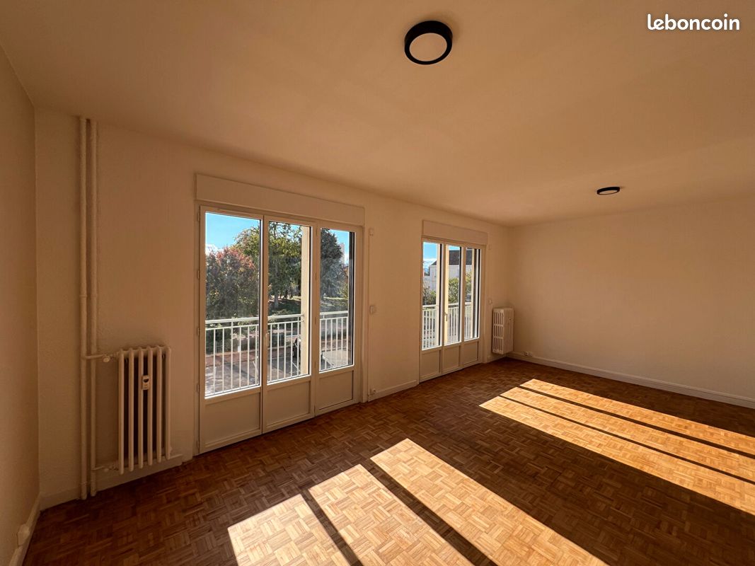 Appartement 5 pièces 107 m² · à Roanne · 107 m² · 950 €/mois