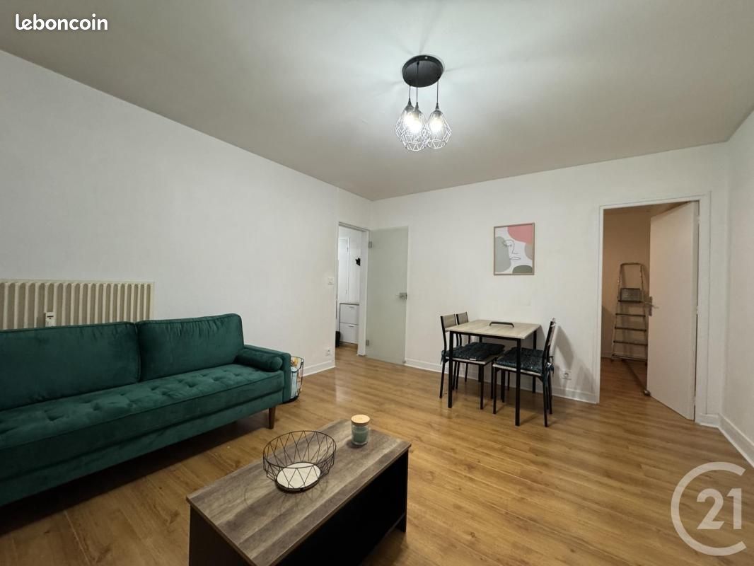 Appartement 2 pièces 46 m² · à Commentry · 46 m² · 450 €/mois