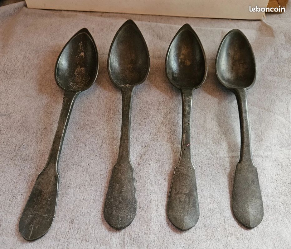 Lot De Cuillères De Pêche Anciennes Pour Brochet - Eau Douce - France