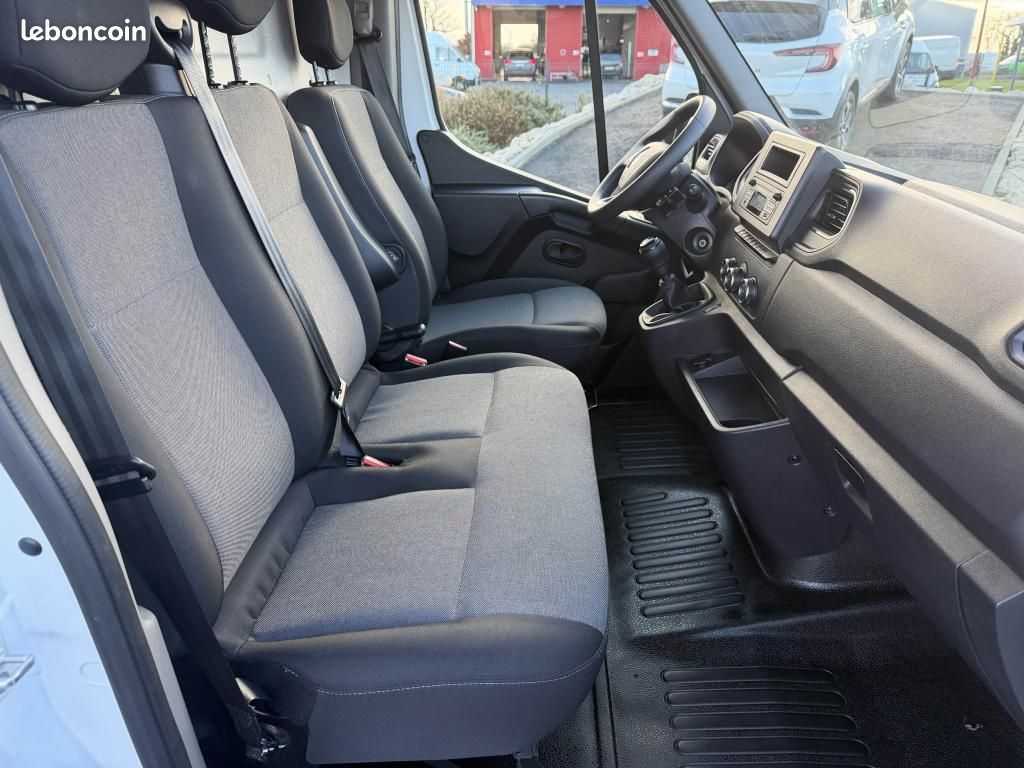 RENAULT MASTER III FOURGON F3500 L2H2 2.3 Blue dCi - 135 Traction Confort (image 12)