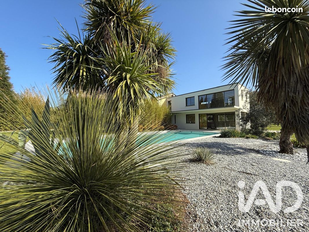 Maison 20 pièces 763 m² · à Saint-Martial-d'Artenset · 763 m² · 1 499 000 €