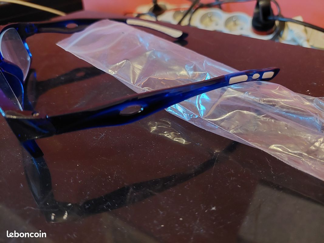 Lunette loupe mixte noir-bleu ( neuves ) (image 6)