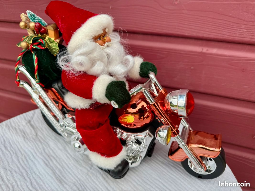MOTO HUMORISTIQUE PERE NOEL très bien réalisée (image 1)
