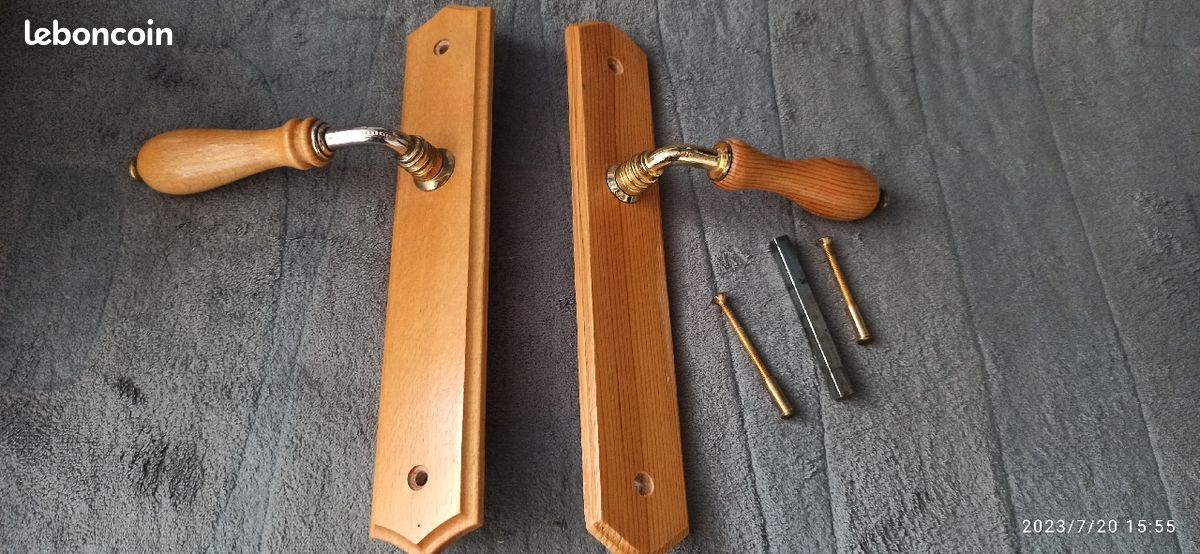 Poignée de porte bois et laiton (image 1)