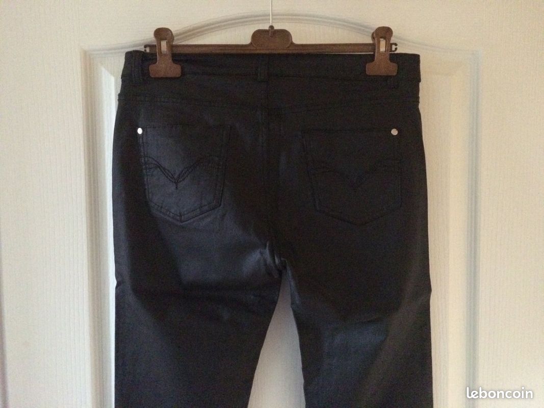 Pantalon enduit slim noir (image 7)