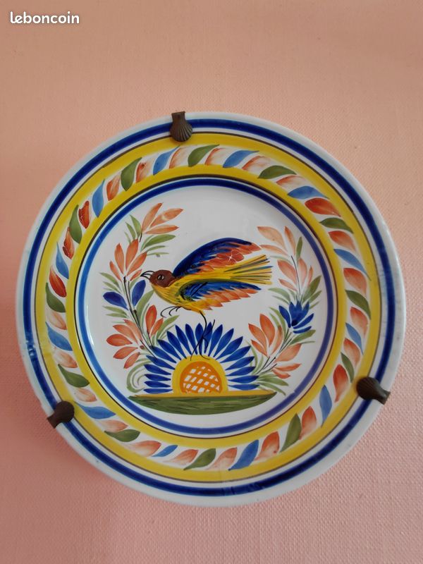 Lot de 4 belles assiettes décoratives Henriot Quimper (décor oiseau, héron et fleurs) (image 1)
