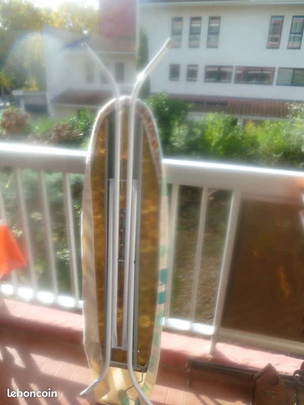Table de repassage (image 1)
