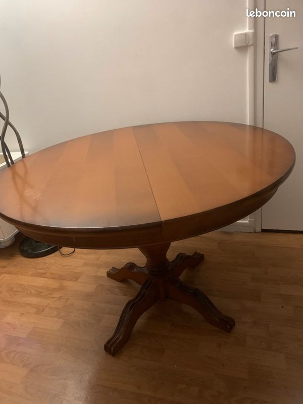 Table à manger ronde en bois (image 7)