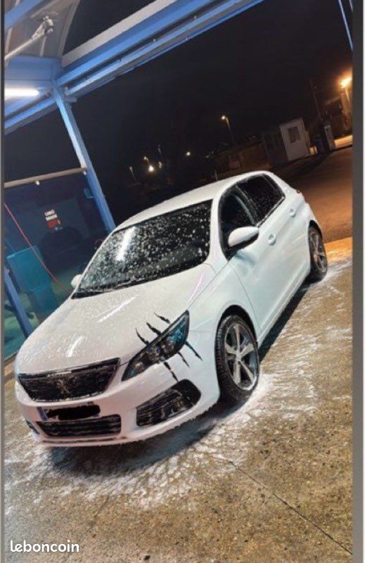 Peugeot 308 (image 2)