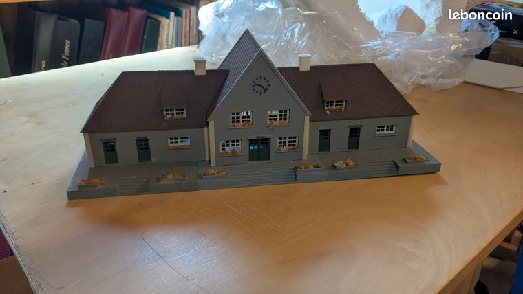 Maquette Jouef HO - Scène De Gare Avec Quais Et Personnages - Réf 846