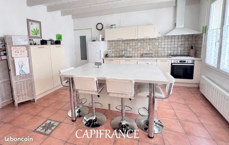 Maison 6 pièces 234 m² · à Port-d'Envaux · 234 m² · 349 500 €