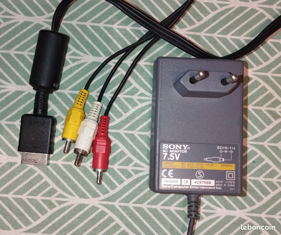 PSone + manette (image 4)