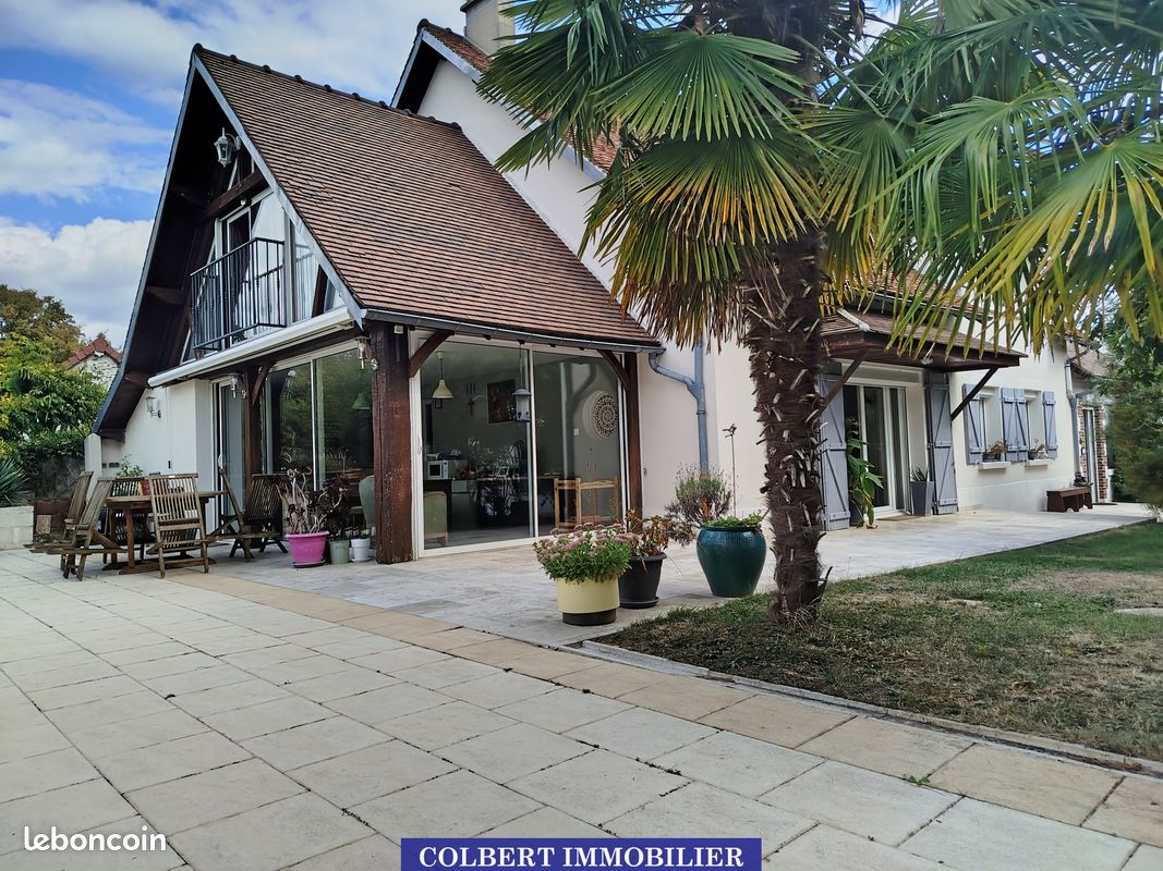 Maison 7 pièces 192 m² · à Monéteau · 192 m² · 359 000 €