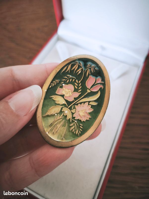 Broche Ancienne En émail Sur Cuivre - Motif Multicolore - Occasion Bon état Général