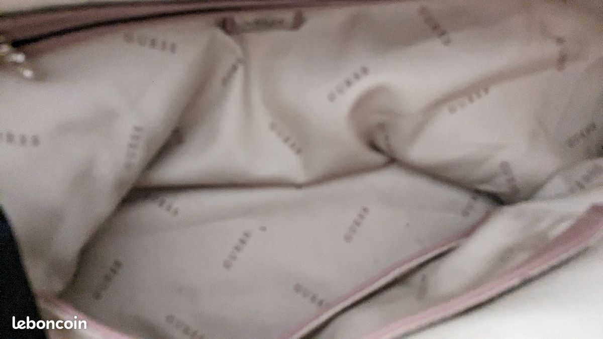 Sac à main plus portefeuille Guess (image 9)