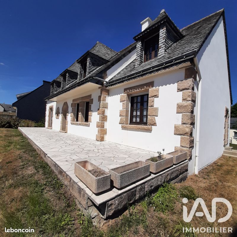Maison 6 pièces 180 m² · à Callac · 180 m² · 188 000 €