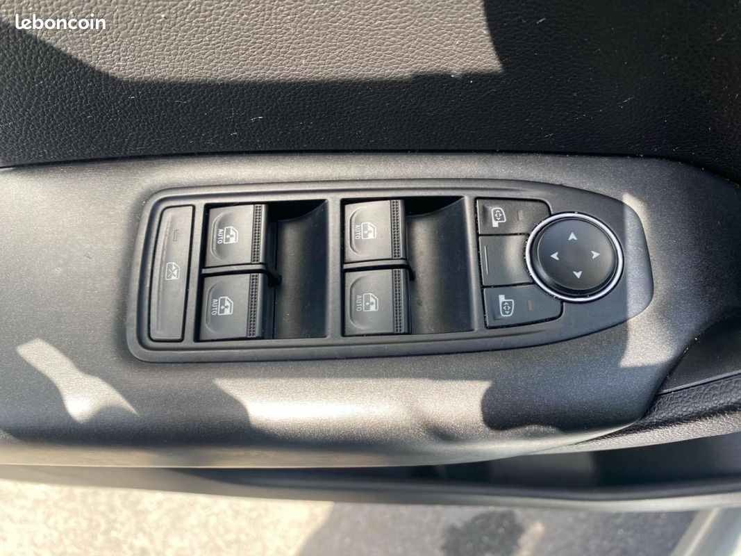 RENAULT CAPTUR 1.6 E-Tech Hybride - 145 - BVA multi-modes 2021 II Zen PHASE 1 (image 22)