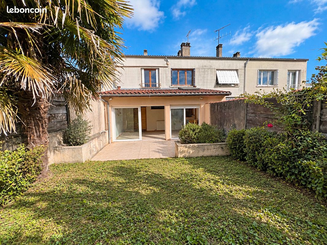 Maison 7 pièces 146 m² · à Poitiers · 146 m² · 212 000 €